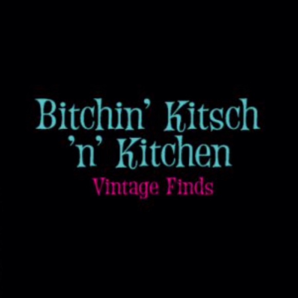 A Queen For All Seasons by Joanna Lumley Hardcover Platinum Jubilee - Picture 10 of 10